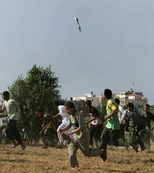 gaza_un_missile_sur_des_enfants-2.jpg