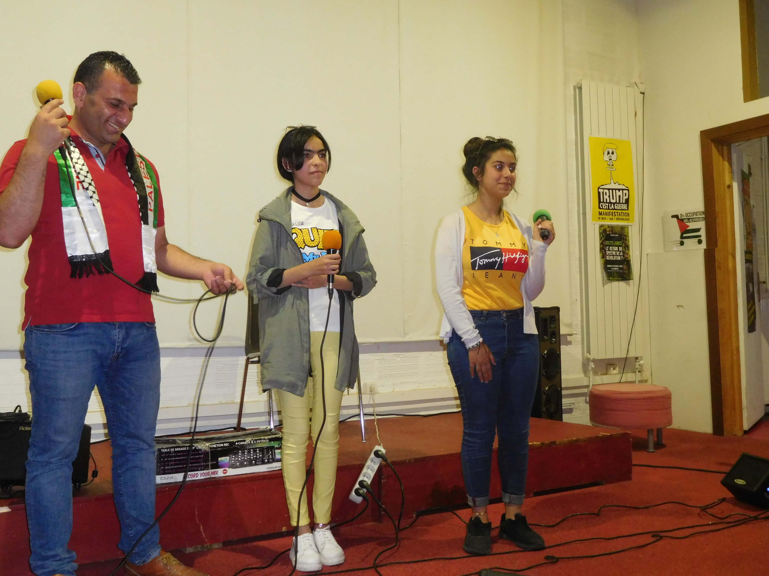 les_3_souriant_librairie-2.jpg