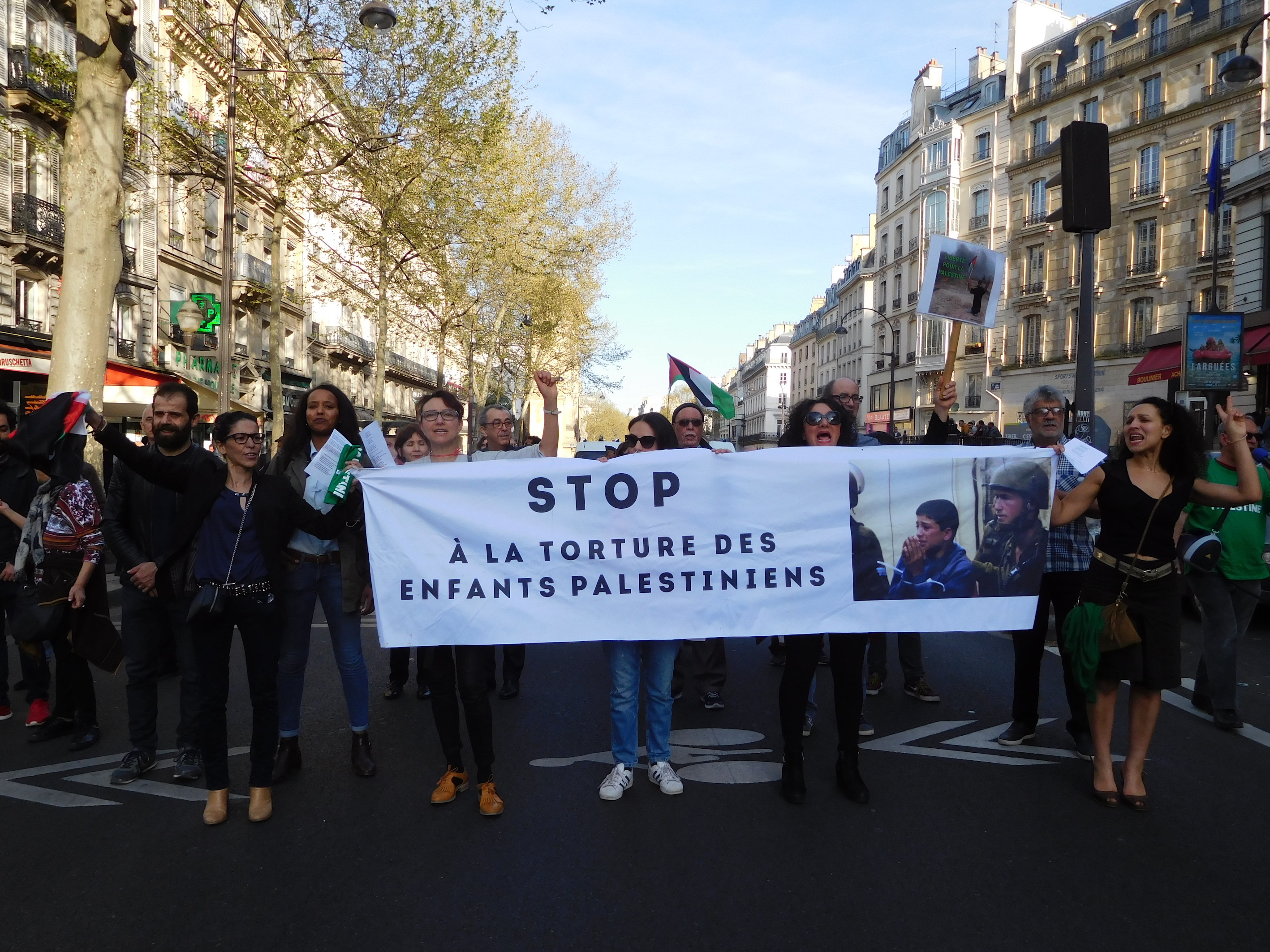 stop_torture_manif_17_avril.jpg