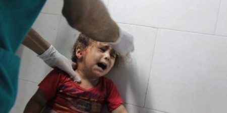 enfant_de_gaza_blessse_en_pleurs.jpg