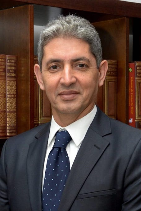 ambassadeur_panama_re_duit.jpg