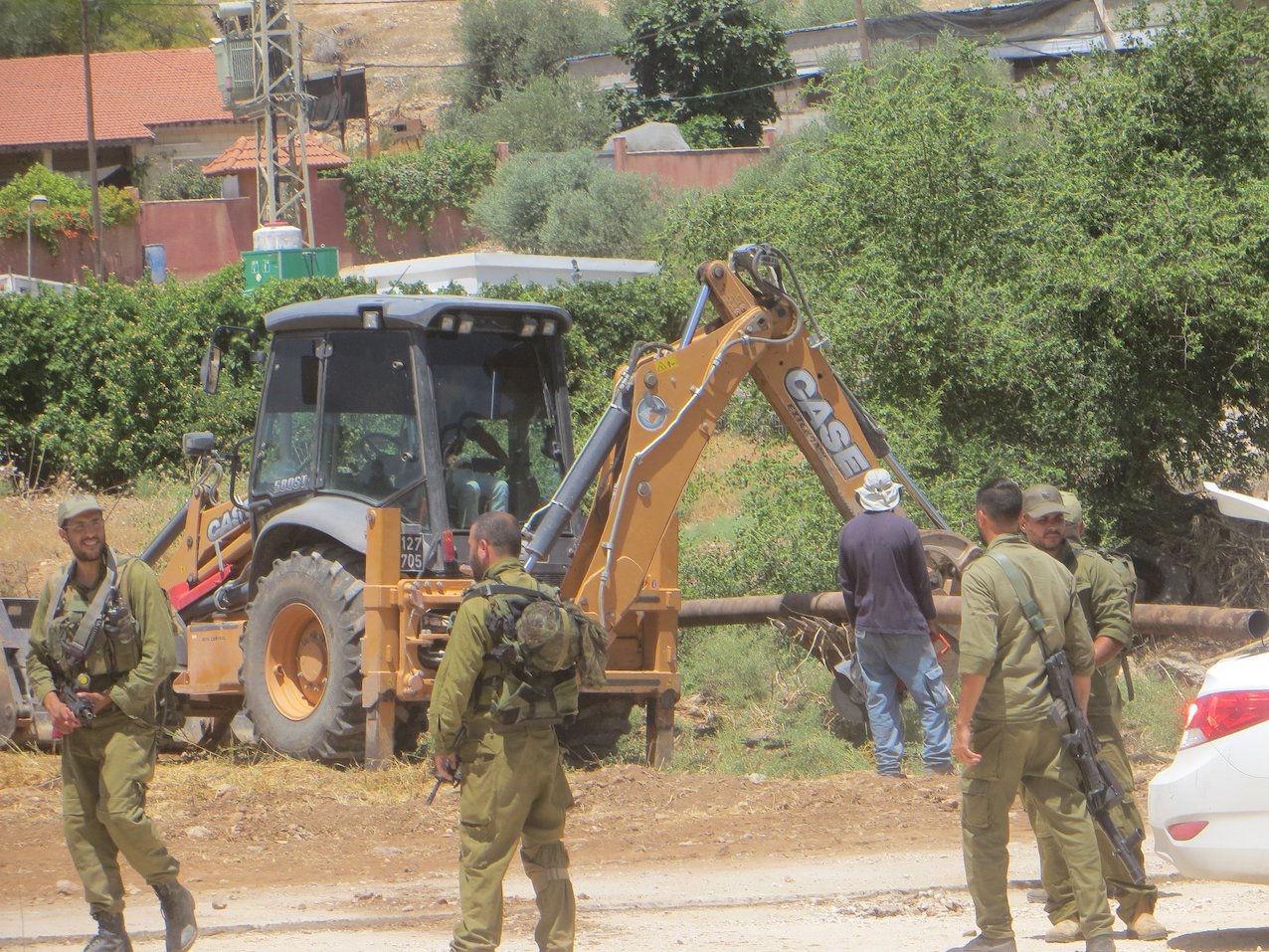 vakke_jourdain_bulldozer_soldats-2.jpg
