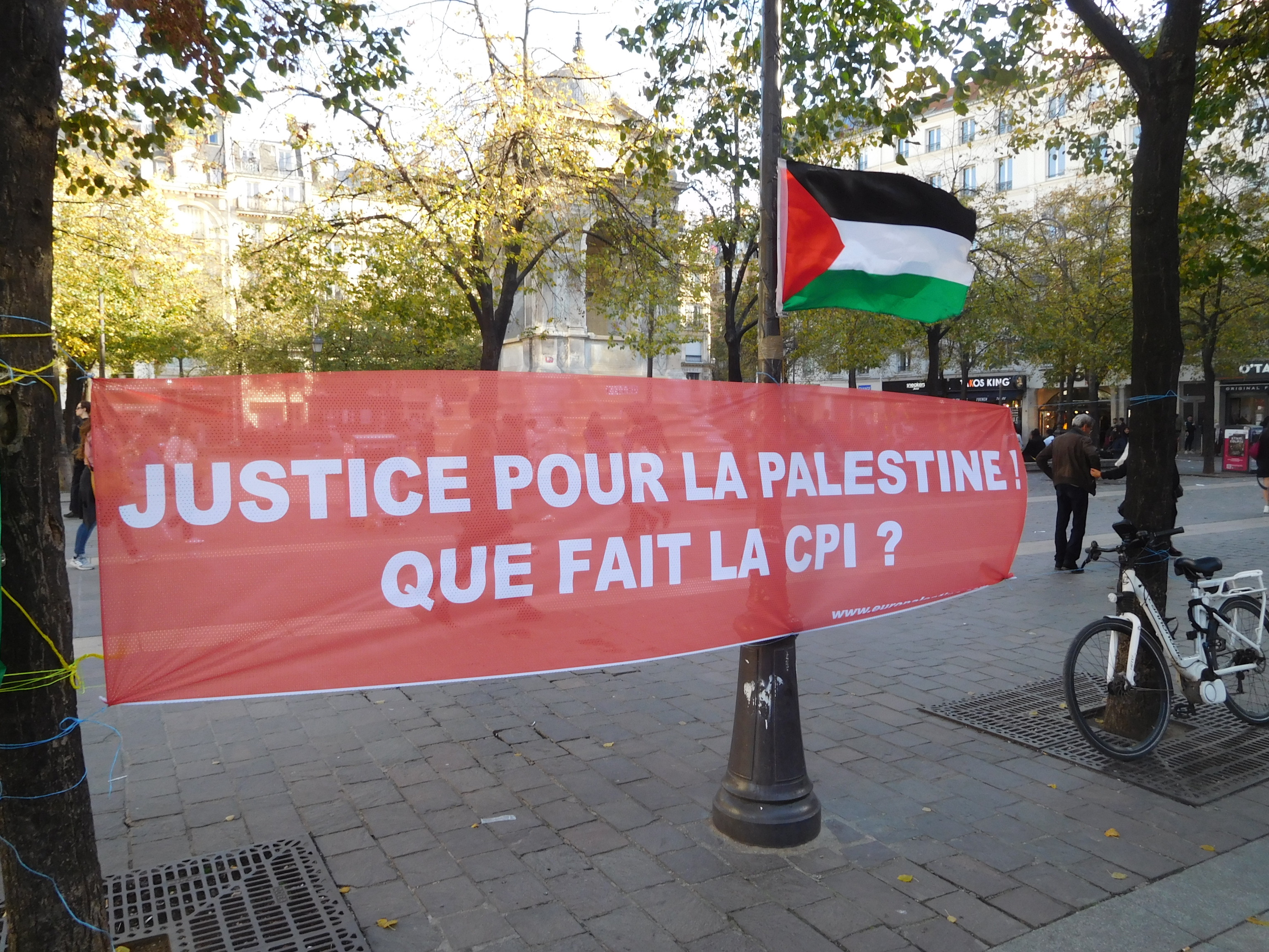 banderole_cpi_innocents_26_oct-2.jpg