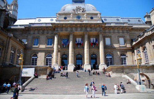 palais-de-justice-de-paris_pics_809-d719b.jpg