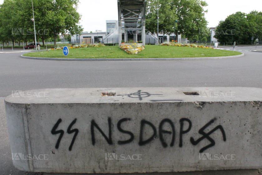 alsace_graffitis_nazis.jpg