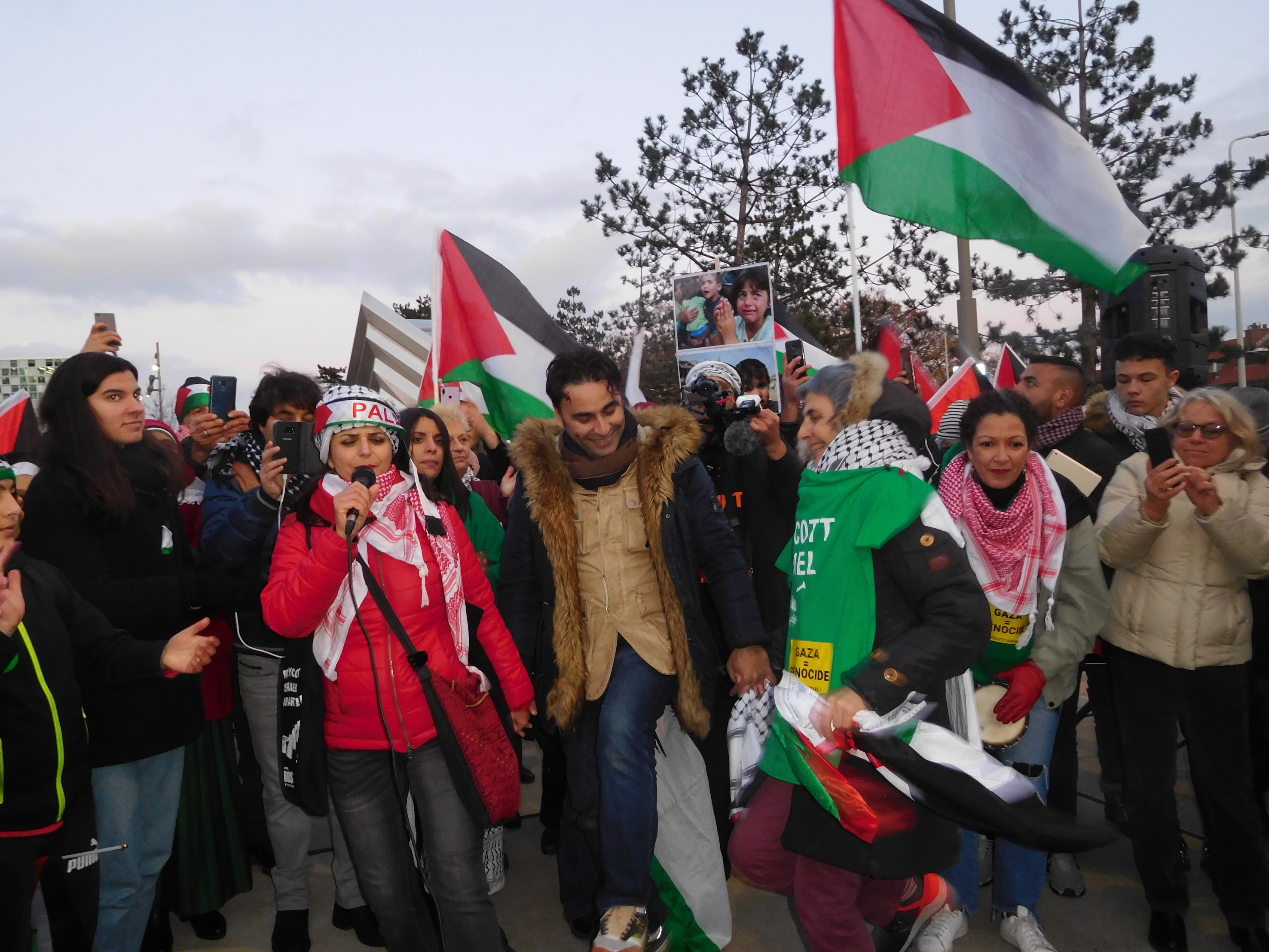 dabke_bis_la_haye.jpg