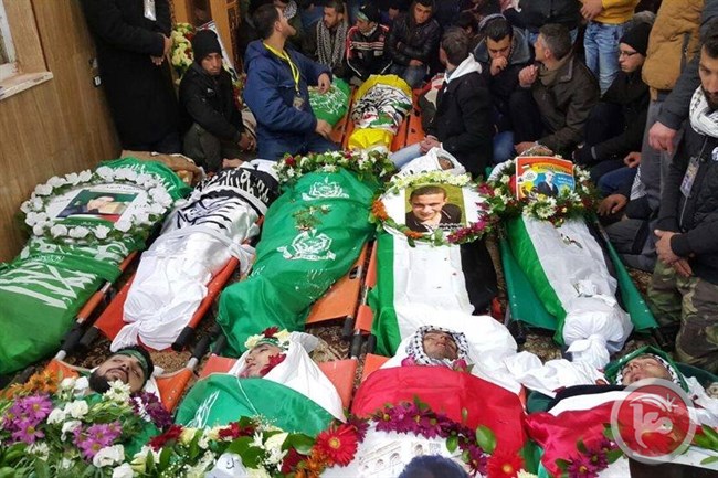 15_martyrs_d_he_bron_ente_rre_s_ensemble.jpg