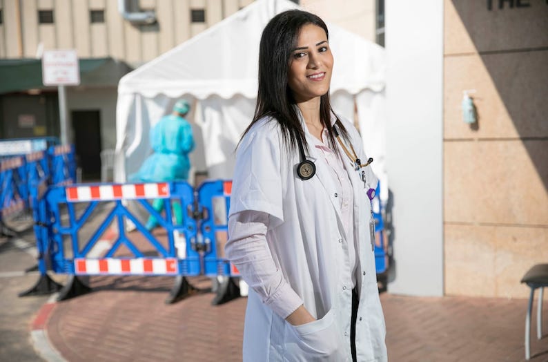 medecin_femme_palestinienne_israe_ienne.jpg