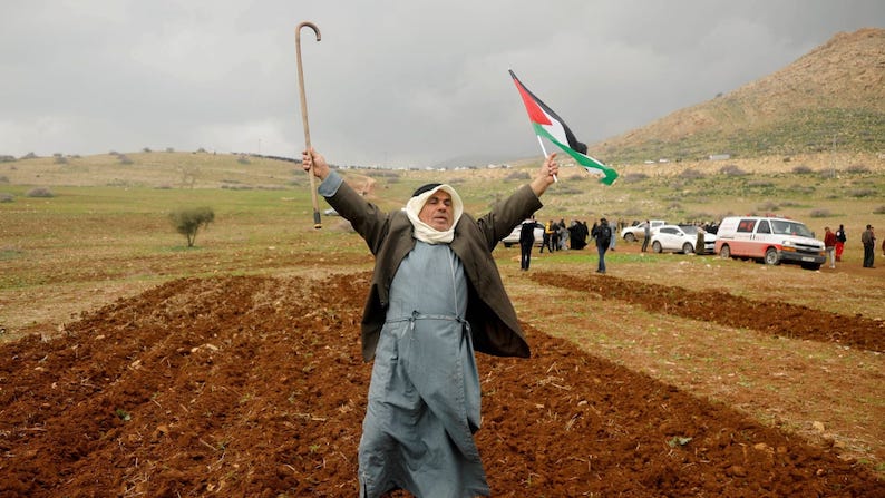 Palestinien apprenant la décision israélienne d'annexer la Vallée du Jourdain