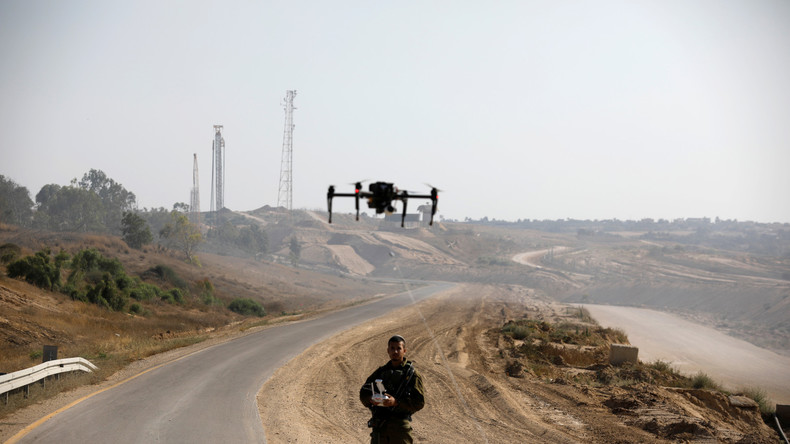 USA : Présence de drones de la firme israélienne Elbit au-dessus de la tête des manifestants contre les violences policières.