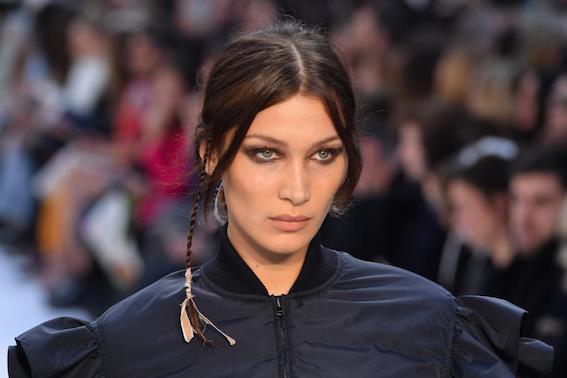 Après avoir supprimé un post du top model américain, se vantant de ses origines palestiniennes, Instagram a dû faire des excuses à Isabella Khair Hadid, dite Bella Hadid.