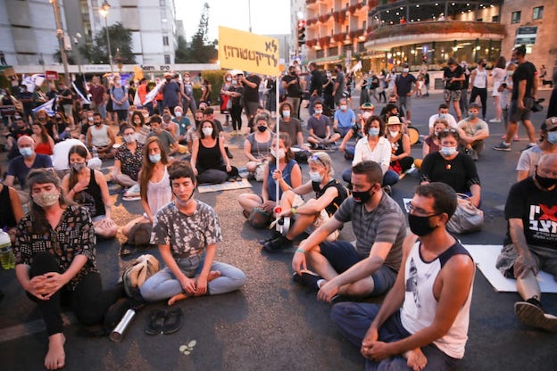 Des milliers de manifestants à nouveau dans la rue contre Netanyahou