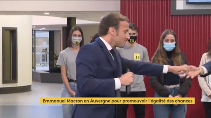 Macron et les "gestes barrière" : une honte ! (Vidéo)