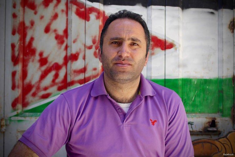 Les experts de l'ONU : Israel doit cesser de réprimer les défenseurs des droits de l'homme, tels qu'Issa Amro