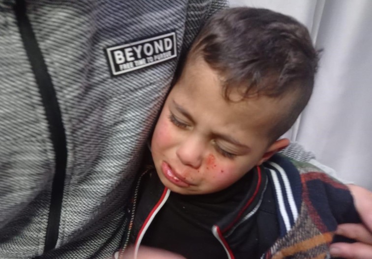 Un enfant de 3 ans blessé par les colons près de Ramallah