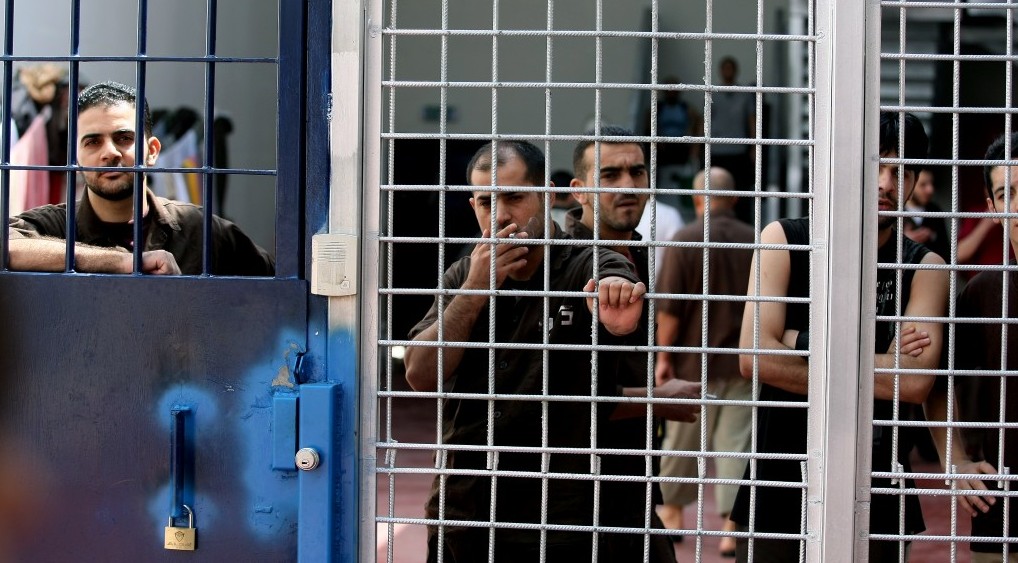 Des centaines de prisonniers palestiniens infectés par le Covid 