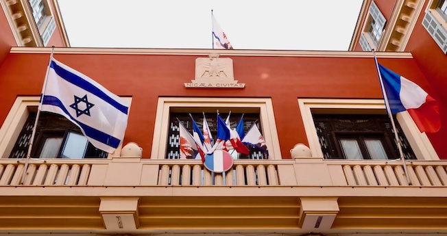 Estrosi obligé d'enlever le drapeau israélien du fronton de la mairie de Nice