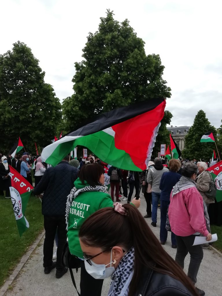 Du monde et des jeunes à Grenoble en soutien à la Palestine ! (Photos)