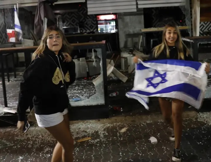 Israël : des bagarres entre Juifs et Arabes, mais seuls les Arabes sont mis en examen