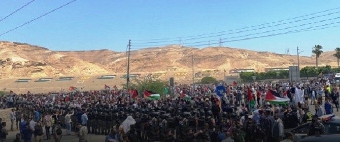 Regarder comment des Jordaniens accourent au secours des Palestiniens ! (Vidéo)