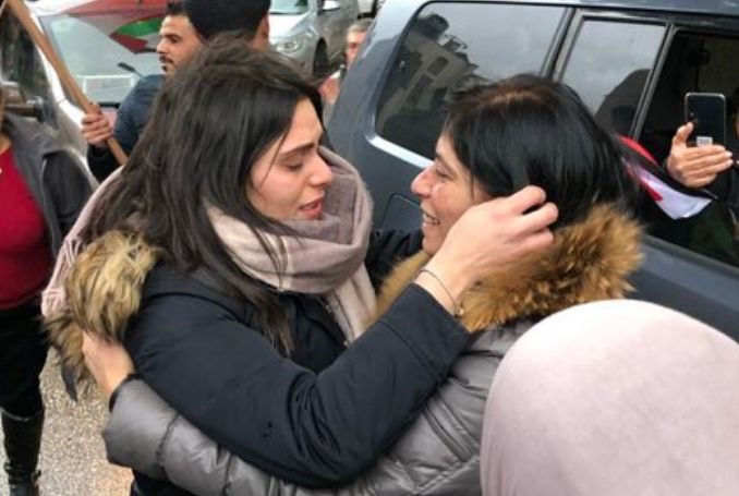 Liberté pour Khalida Jarrar ! Libération immédiate après le décès de sa fille Suha