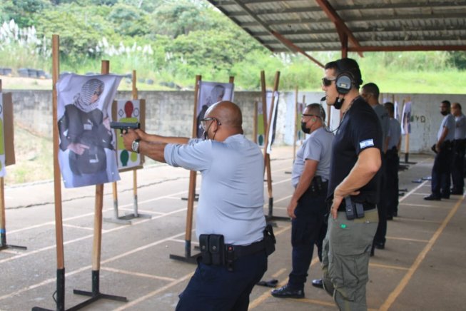 Israël entraîne des policiers du Panama à tirer sur des Arabes