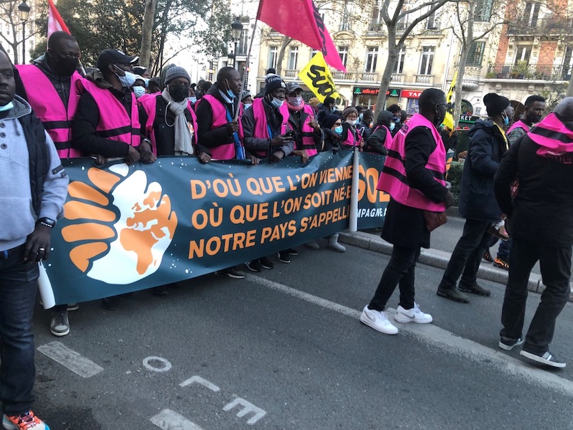 Contre la propagande haineuse et raciste des dizaines de milliers de manifestants dans toute la France ! (Photos)
