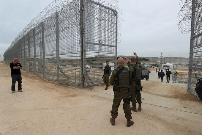 "La construction du camp de concentration israélien de Gaza est terminée", par Haidar Eid