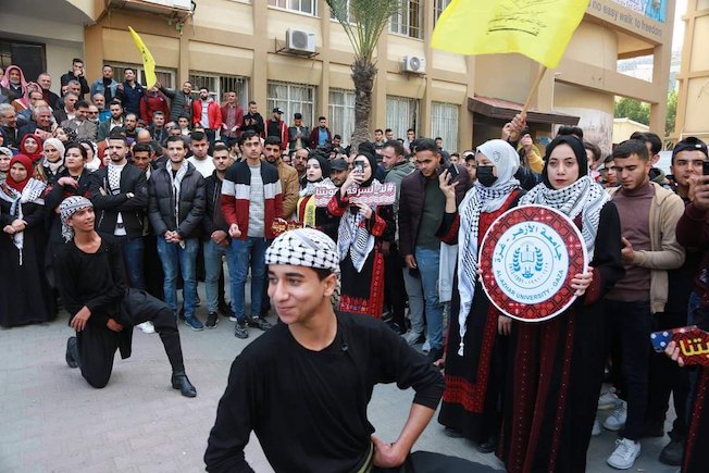 Dabka palestinienne à la Cité Scolaire Internationale de Lyon !