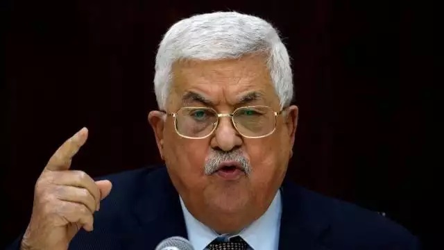 Mahmoud Abbas en visite chez le criminel de guerre Benny Gantz