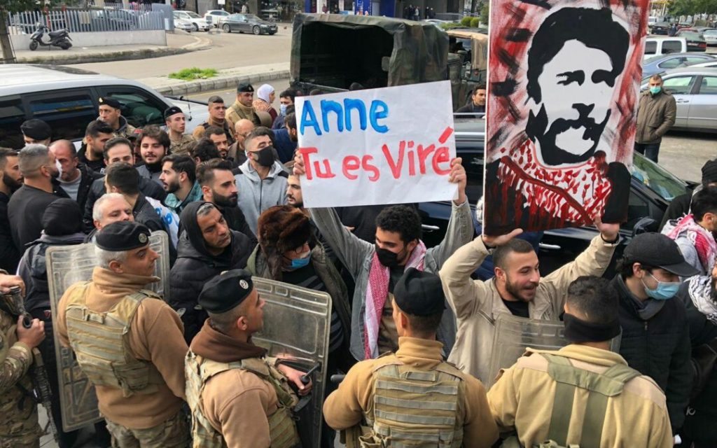 Au Liban, des manifestants interpellent l’ambassadrice de France sur la libération de Georges Abdallah