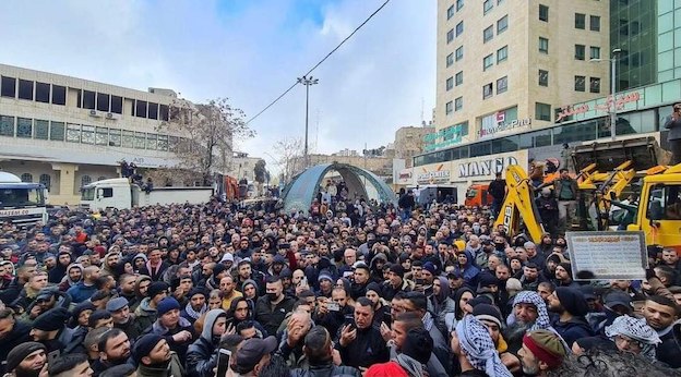 Manifestations en Palestine contre les nouvelles taxes imposées par l'AP (Vidéo)