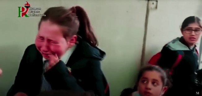 Hébron : Israël enferme les enfants dans un checkpoint (Vidéo)