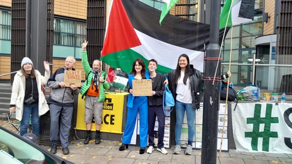 Trois militants reconnus NON COUPABLES après l'occupation du toit du siège d'Elbit Systems à Bristol (UK)