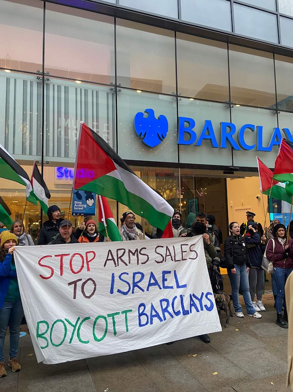 Action contre la banque Barclays à Manchester (Vidéo)
