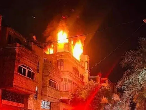 L'incendie à Gaza : beaucoup de carburant stocké dans le camp de Jabaliya