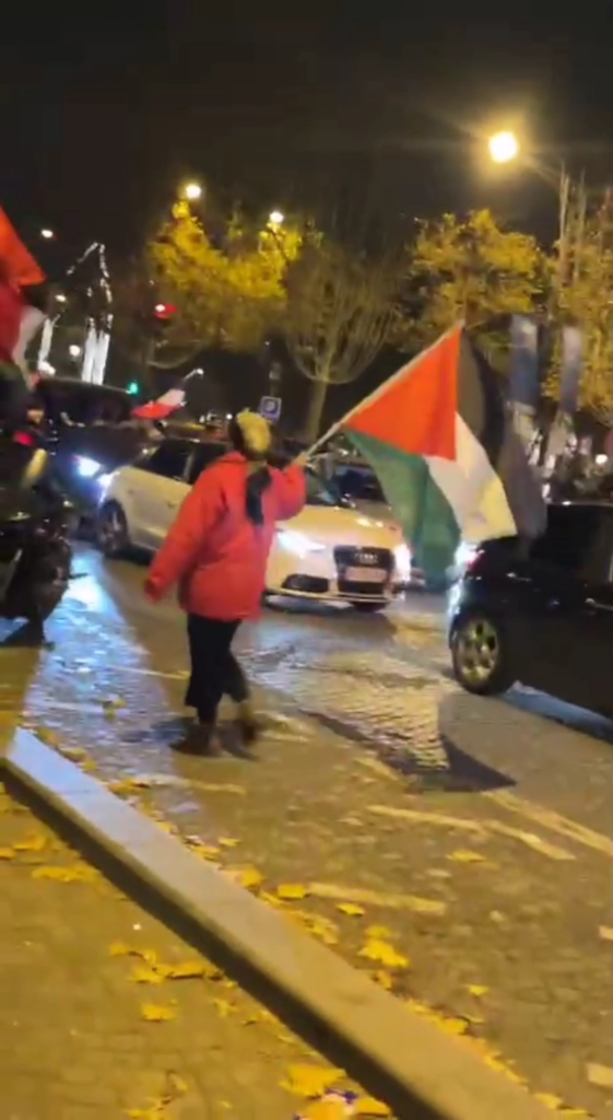 La Palestine à nouveau célébrée sur les Champs Elysées mercredi soir (Vidéo)