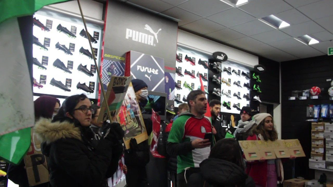 Action BDS contre PUMA à Manchester (UK)