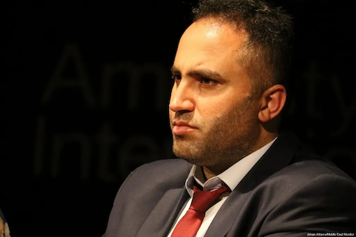 Issa Amro battu pendant son arrestation et à nouveau détenu !