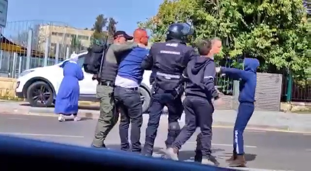 LA LUTTE POUR ACCÉDER A AL-AQSA SOUS OCCUPATION (Vidéo)