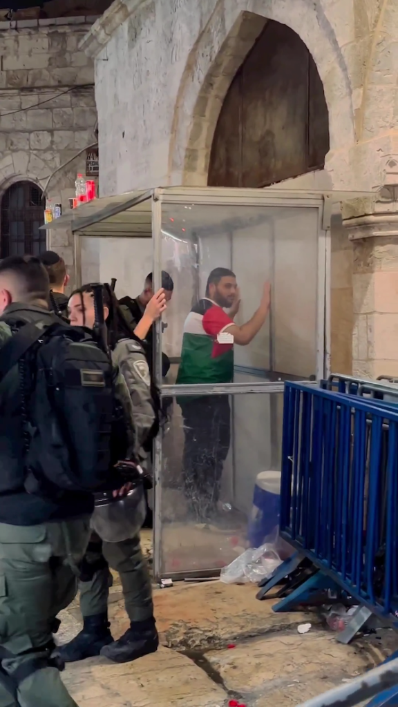 Les journalistes palestiniens au premier rang des nombreuses arrestations (Vidéos)