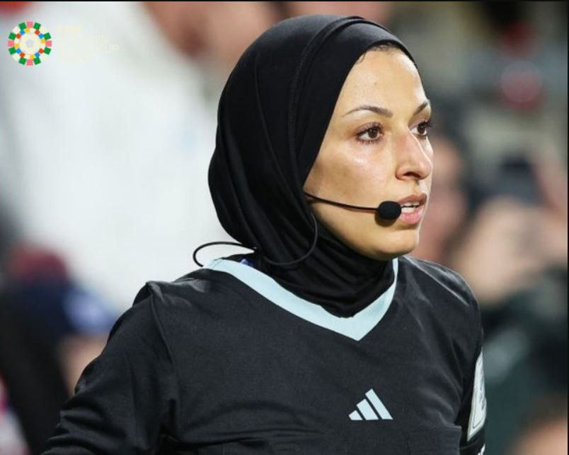 Première femme palestinienne arbitre mondiale de la FIFA