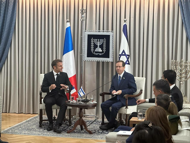 Macron propose à Israël d'entrer dans la danse macabre