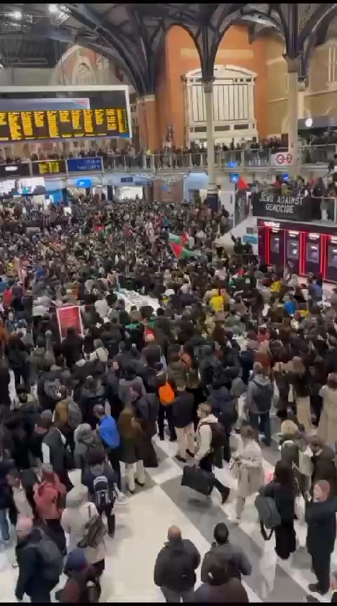 Solidarité : la gare de London- Liverpool occupée mardi soir !