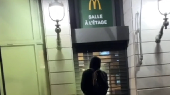 Action contre McDO qui soutient les massacres à Gaza (Vidéo)