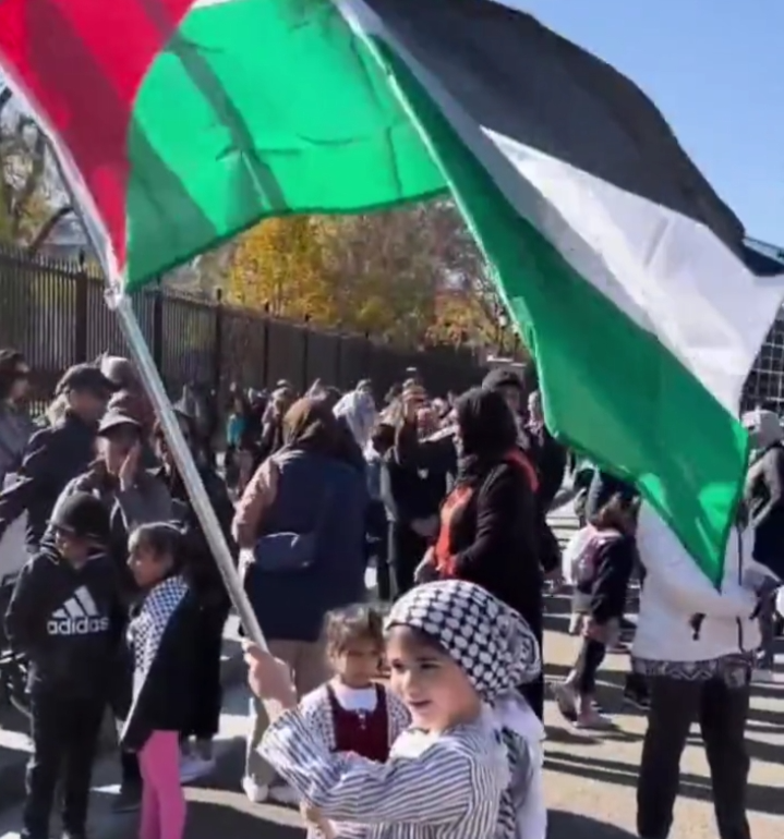 Les enfants américains devant la Maison Blanche, en solidarité avec la Palestine