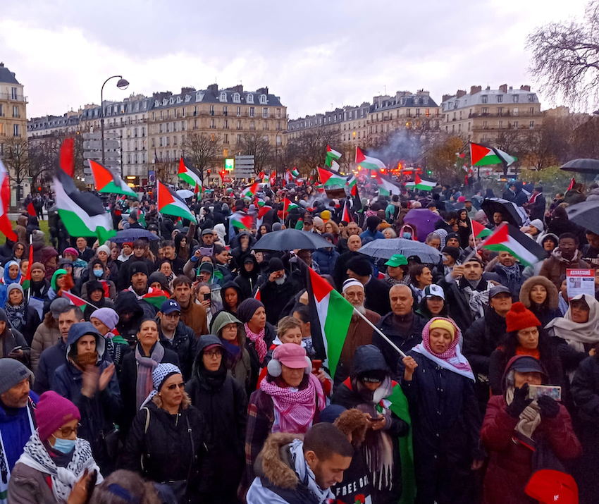Samedi à Paris en soutien à la Palestine : les manifestants n'ont pas eu peur de la pluie ! (Vidéos et photos)