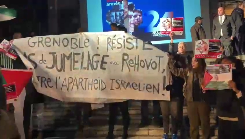 Les voeux du maire de Grenoble interrompus par des militants contre le génocide à Gaza (Vidéo)
