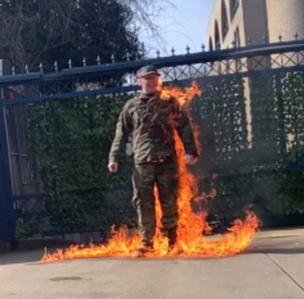 Un soldat américain s'immole pour protester contre le génocide (photo)