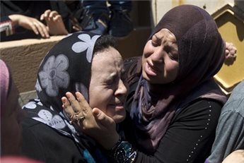 Gaza_femmes_en_pleurs_10_juil.jpg